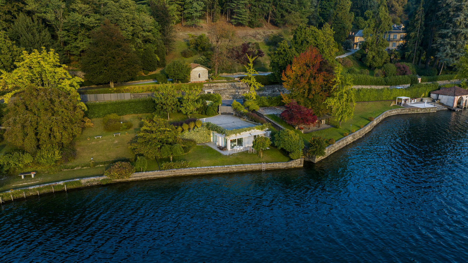 Villa Volpe — lakefront on Lake Orta